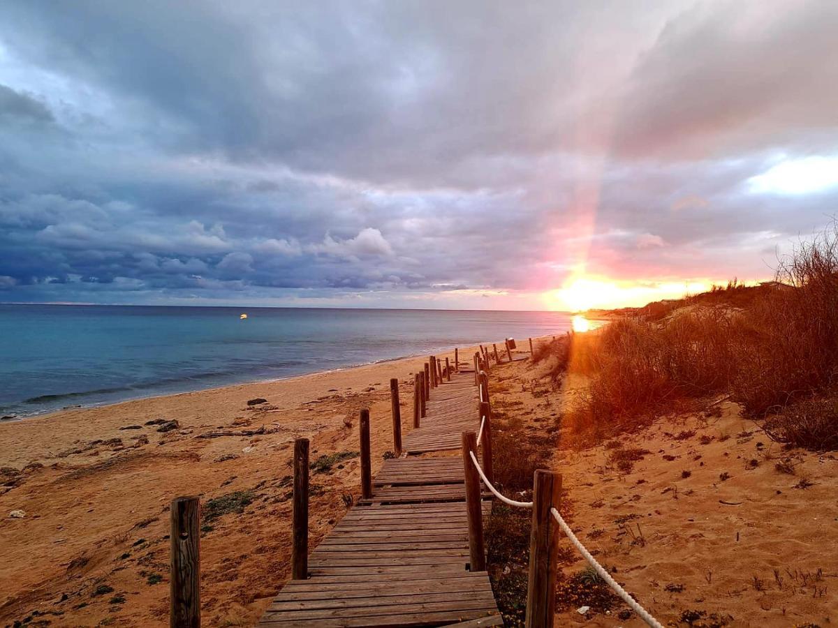 Villa Carrieri Marina di Lizzano Bagian luar foto