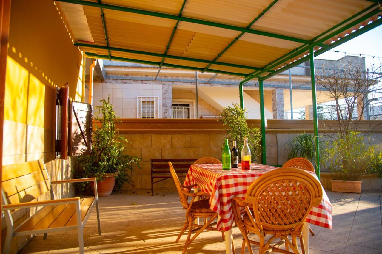 Villa Carrieri Marina di Lizzano Bagian luar foto